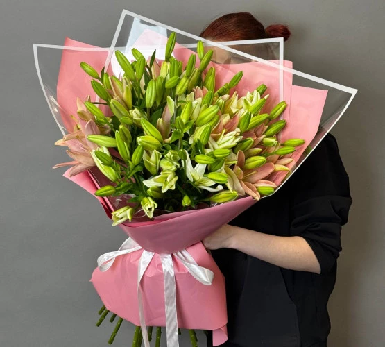 Фото buket-vostochnykh-liliy-miks-21st - Лавка роз